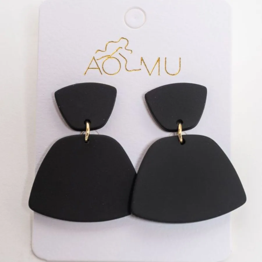 Pendientes colgantes de arcilla negros